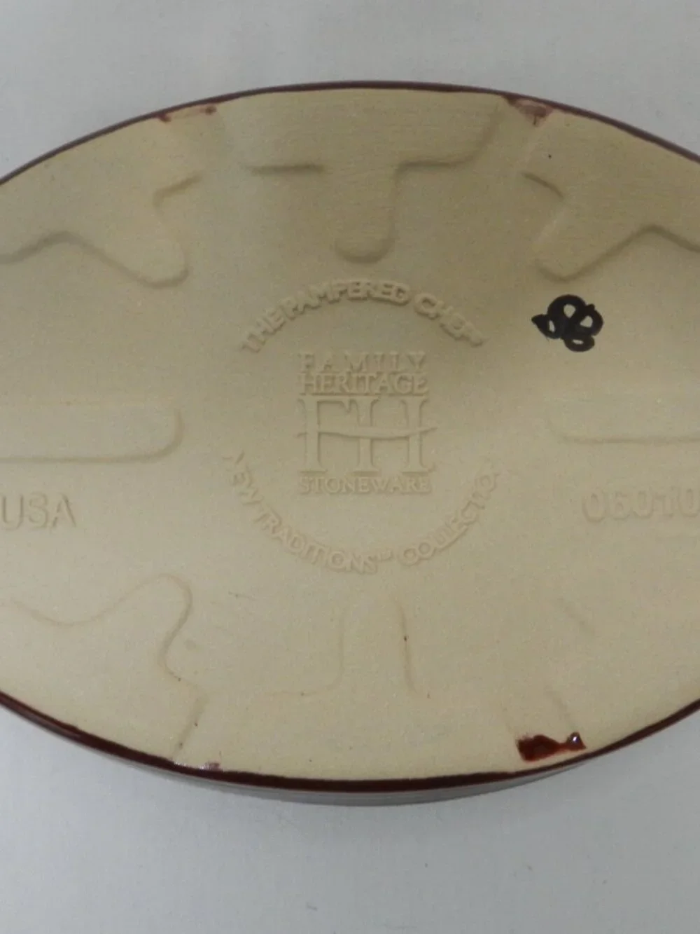 Pampered Chef Vintage Small Oval Stoneware Bakeware ovenware beige 9.5
